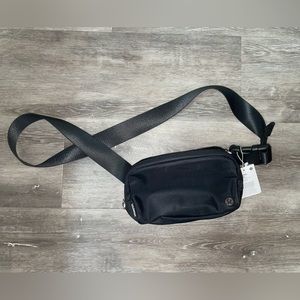 Lululemon Everywhere Belt Bag
